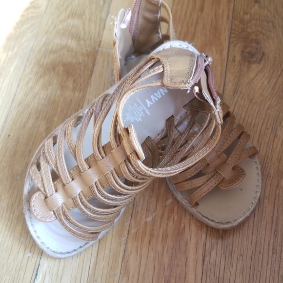Sandals - Picture 1 of 3